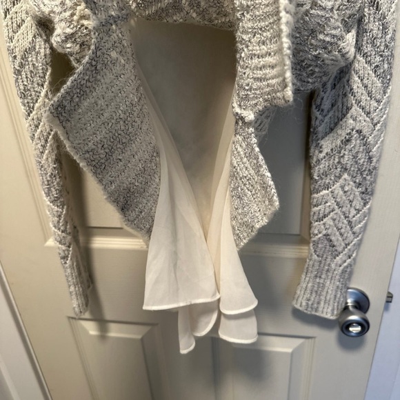 Lucky Brand Gray & Metallic Layered Knit Sweater Size: Large - Picture 5 of 6